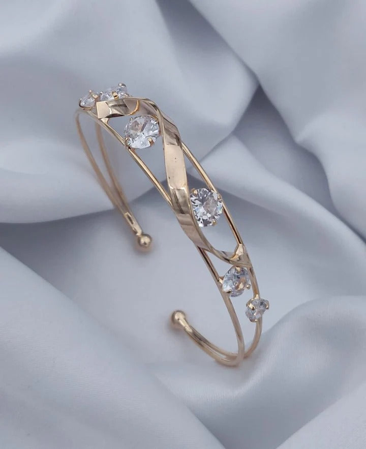 The 'Aura' Interlocking Wave Bracelet