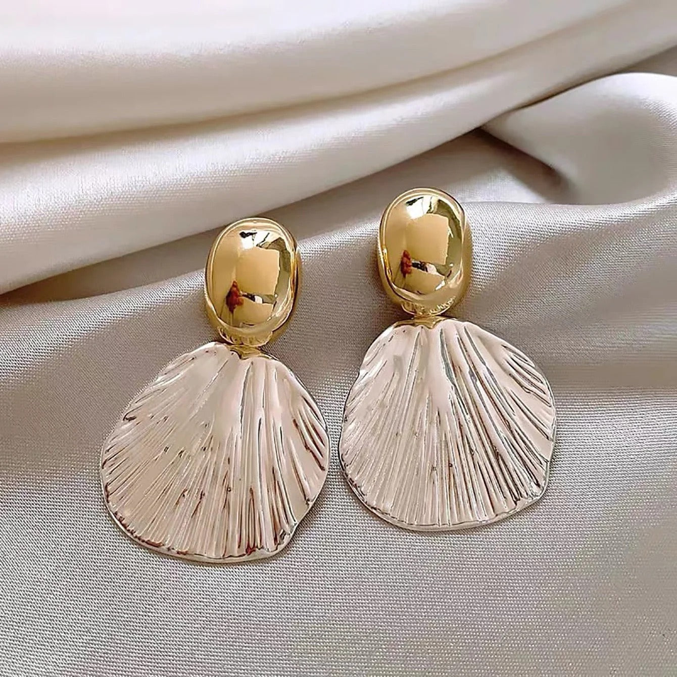 The Korean Wave Mixed Metal Petal Drops