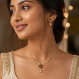Wedding Wear Black Flower Pendant and Earrings Set