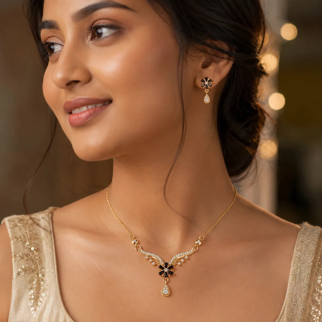 Wedding Wear Black Flower Pendant and Earrings Set