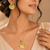 Luminous Pearl and Crystal Floral Jewelry Set