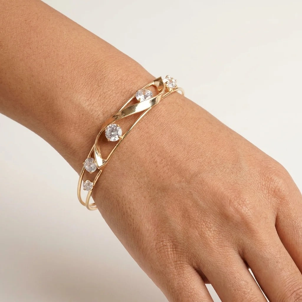 The 'Aura' Interlocking Wave Bracelet